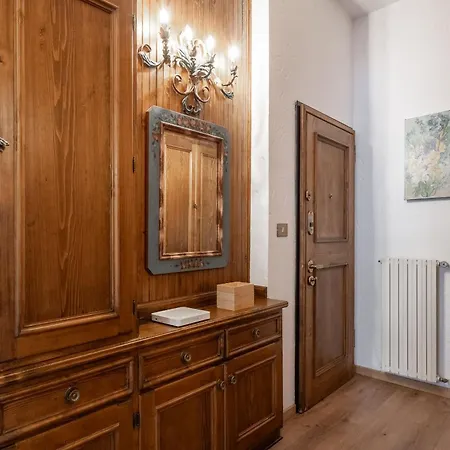 Lovely 2 Bedroom Flat In Corso Italia With Parking 코르티나 담페조