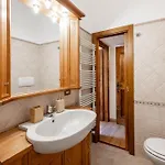 Lovely 2 Bedroom Flat In Corso Italia With Parking * Cortina dʼAmpezzo