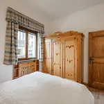 Lovely 2 Bedroom Flat In Corso Italia With Parking *