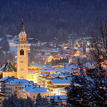 Lovely 2 Bedroom Flat In Corso Italia With Parking Apartmán Cortina dʼAmpezzo