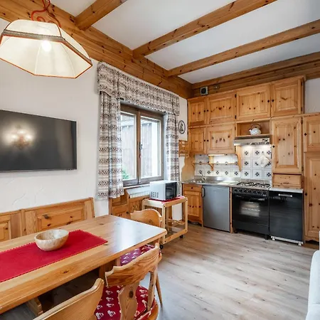 Lovely 2 Bedroom Flat In Corso Italia With Parking * Cortina dʼAmpezzo