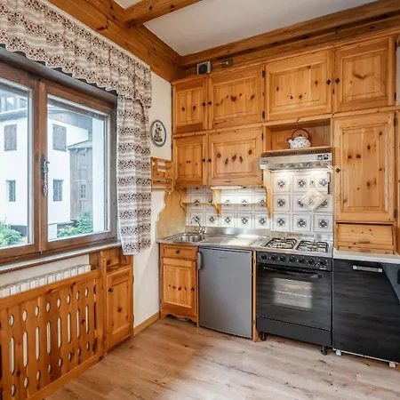 Lovely 2 Bedroom Flat In Corso Italia With Parking Apartmán Cortina dʼAmpezzo
